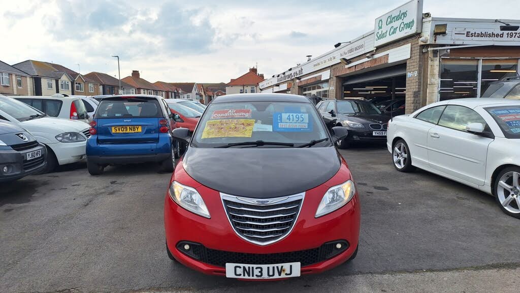 2013 Chrysler Ypsilon 1.2 Black&Red