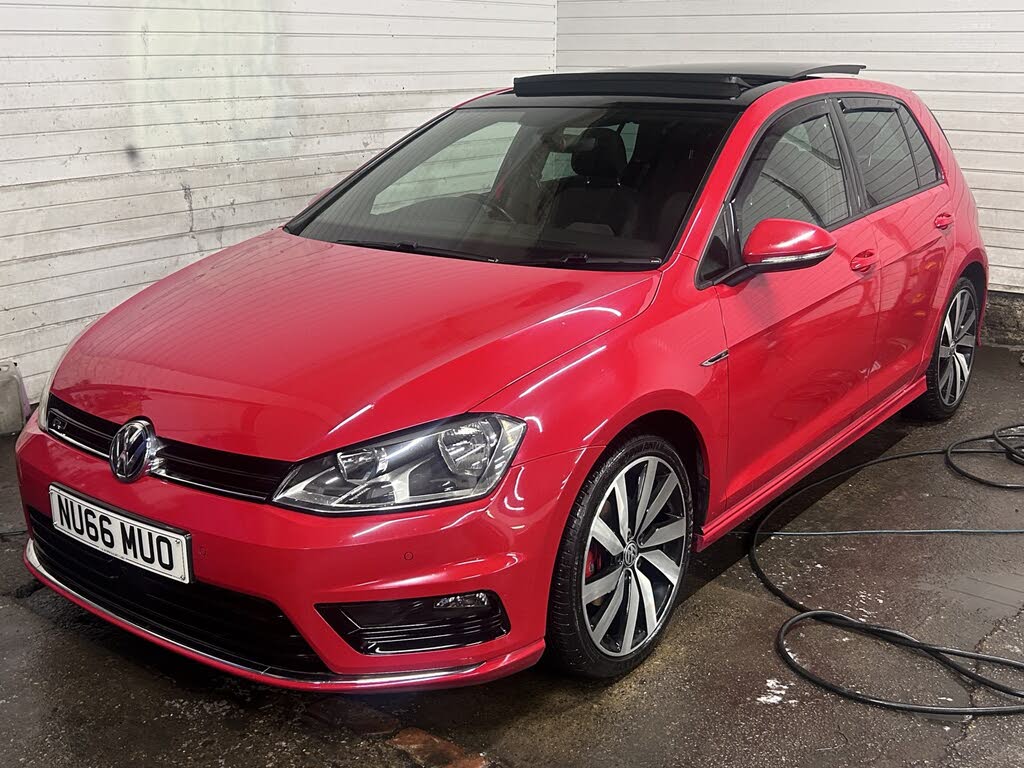 2016 Volkswagen Golf 2.0TDI R-Line 5d