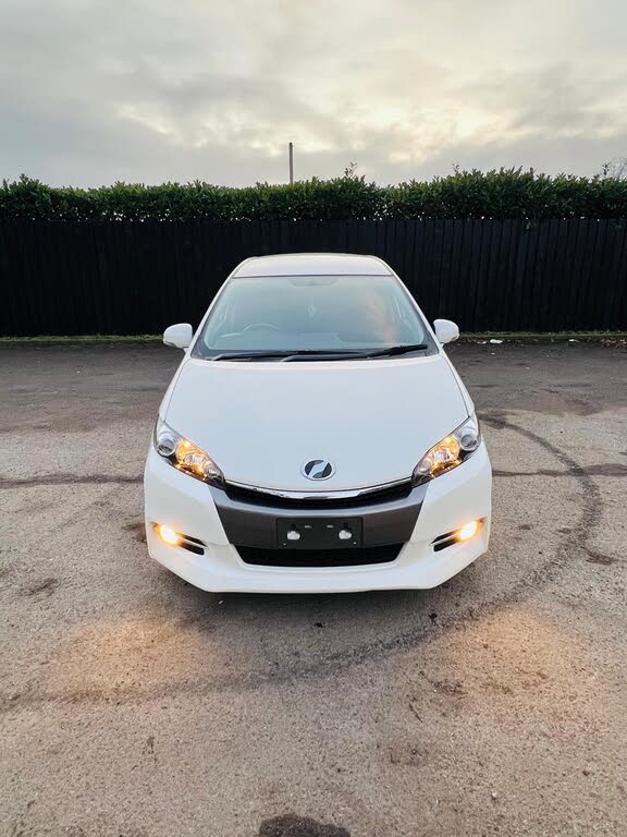 2013 Toyota Wish RWD