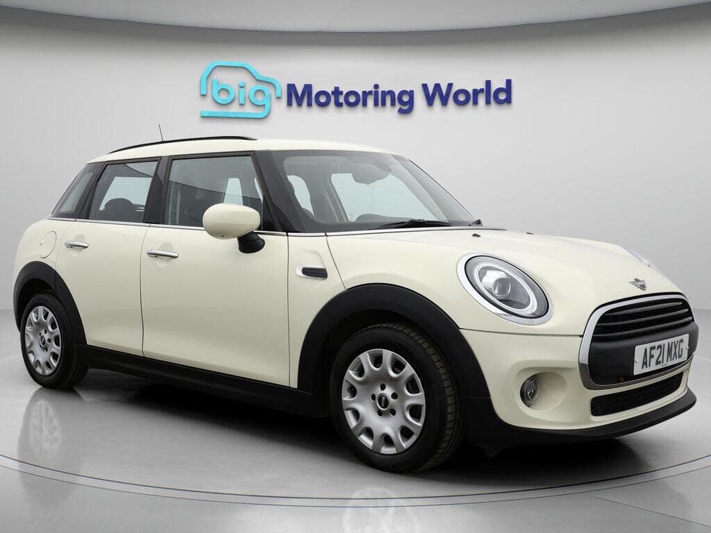 2021 MINI Mini 1.5 One Classic 5d