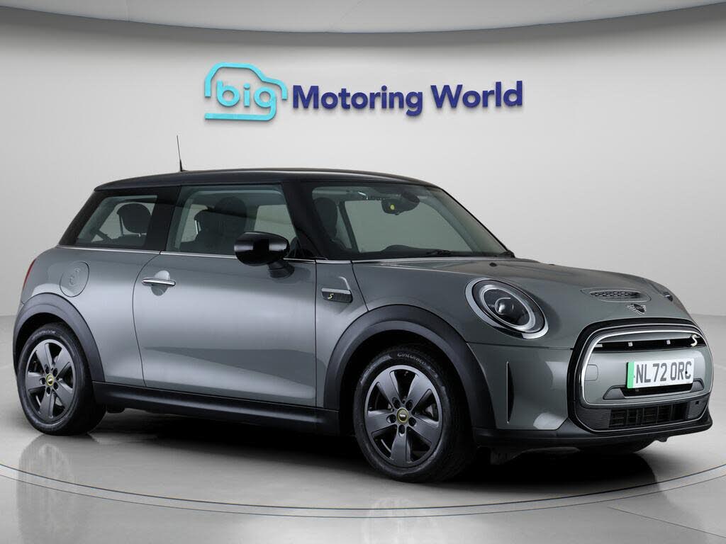 2022 MINI Mini E Cooper S 1)