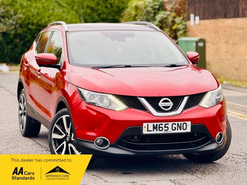2015 Nissan Qashqai 1.6dCi Tekna (17in Alloys)(Glass Roof)