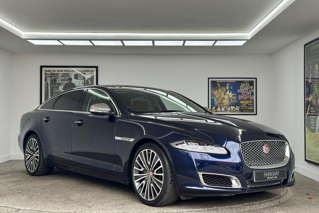 2016 Jaguar XJ Series 3.0TD XJ Autobiography Saloon