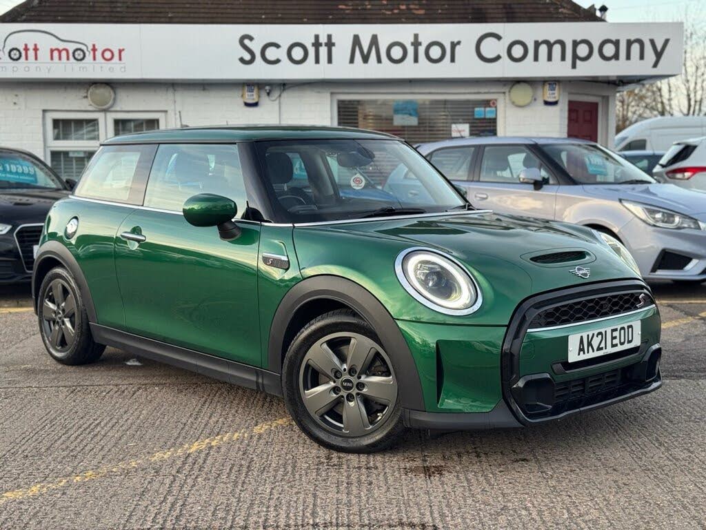 2021 MINI Mini 2.0 Cooper S Classic Hatchback 3d Auto