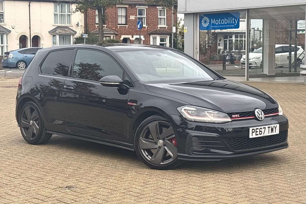 2017 Volkswagen Golf 2.0 TSI GTI Performance (s/s) 3d DSG