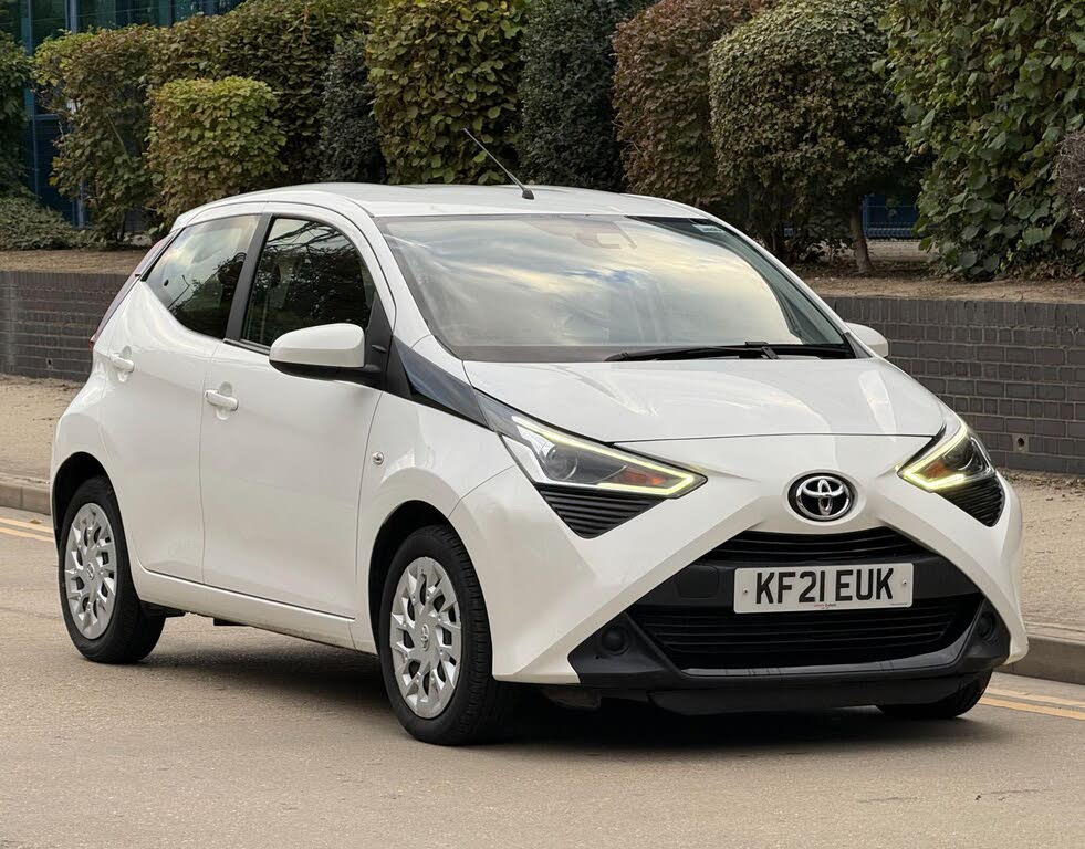 2021 Toyota AYGO 1.0 VVT-i x-play (TSS) x-shift