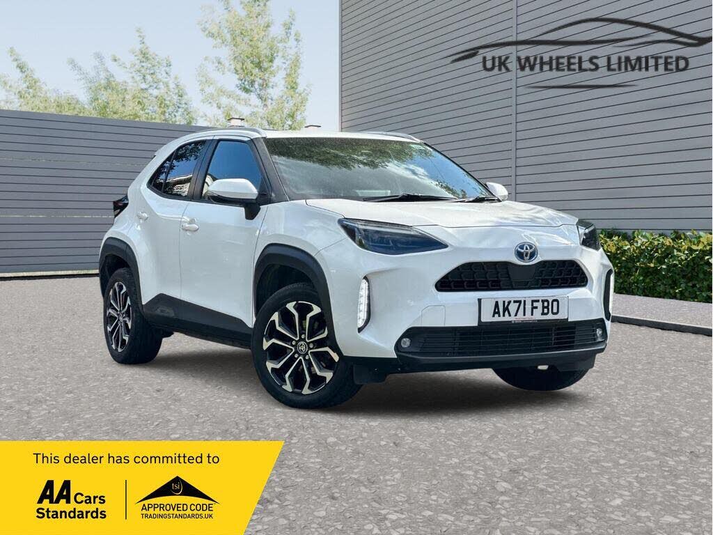 2021 Toyota Yaris 1.5 VVT-i Design (Panoramic Roof)