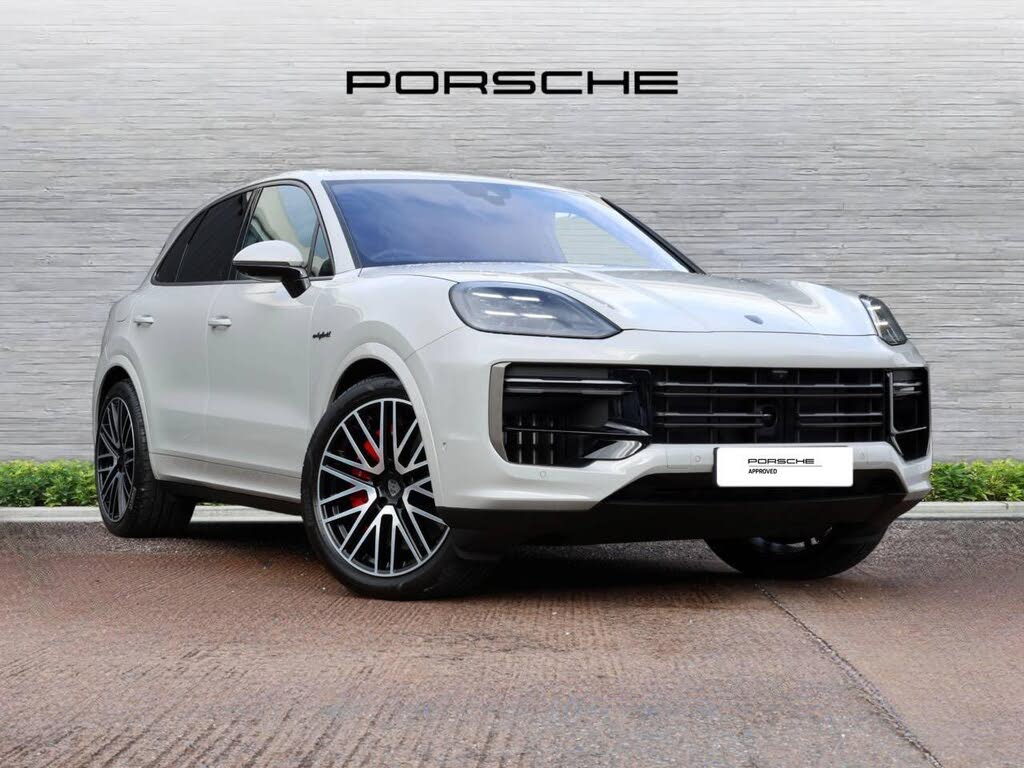 2025 Porsche Cayenne 4.0 V8 Turbo E- Hybrid Station Wagon