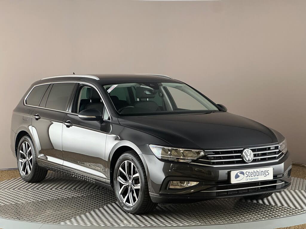 2022 Volkswagen Passat 1.5 TSI SEL Estate 5d DSG