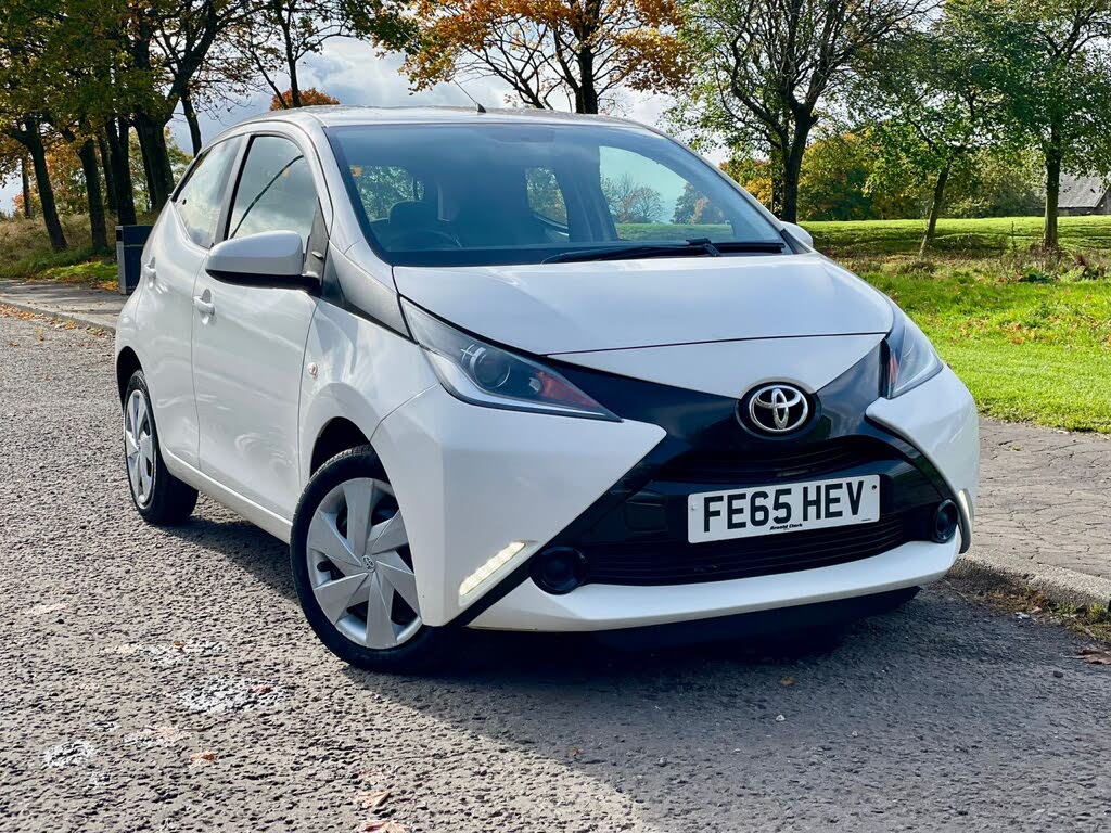 2015 Toyota AYGO 1.0 VVT-i x-play 5d