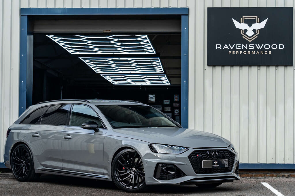 2023 Audi RS4 Avant 2.9 TFSI Carbon Black