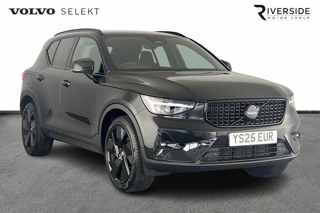 2025 Volvo XC40 2.0 B3 Plus Pro Black Edition