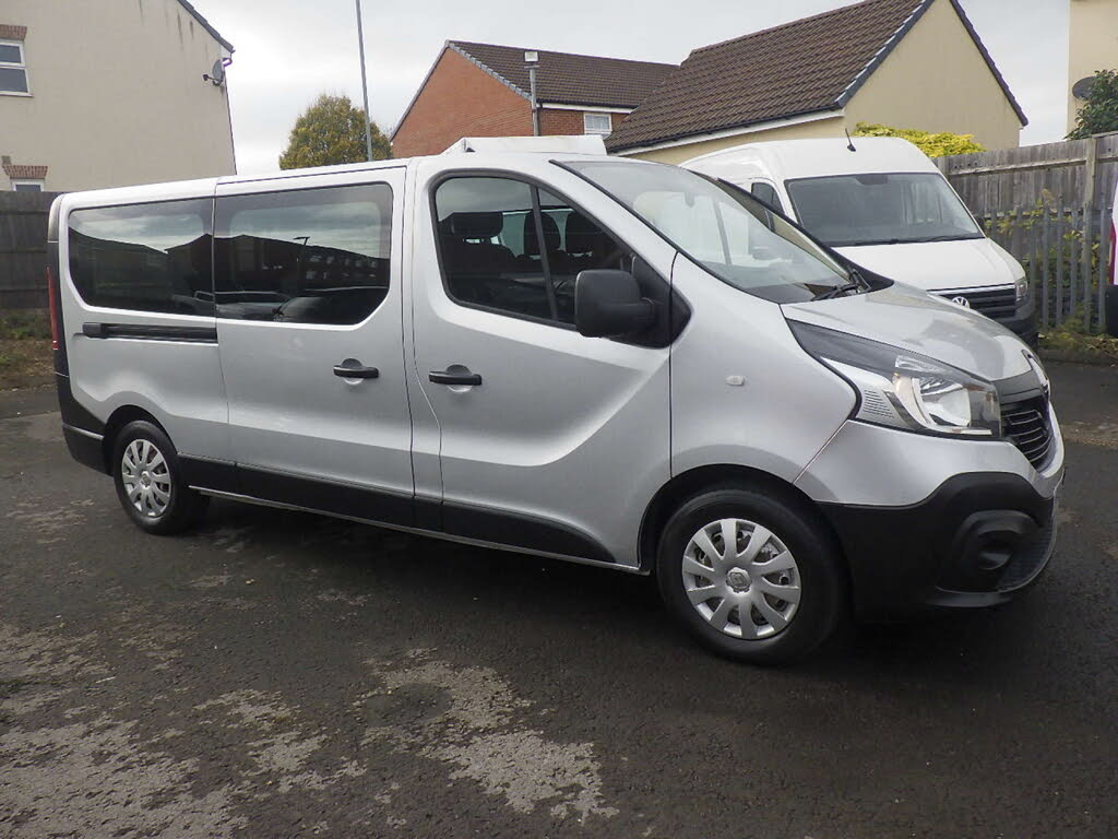 2016 Renault Trafic 1.6dCi LL29 125 Business 125(Eu6) Minibus 9 seats