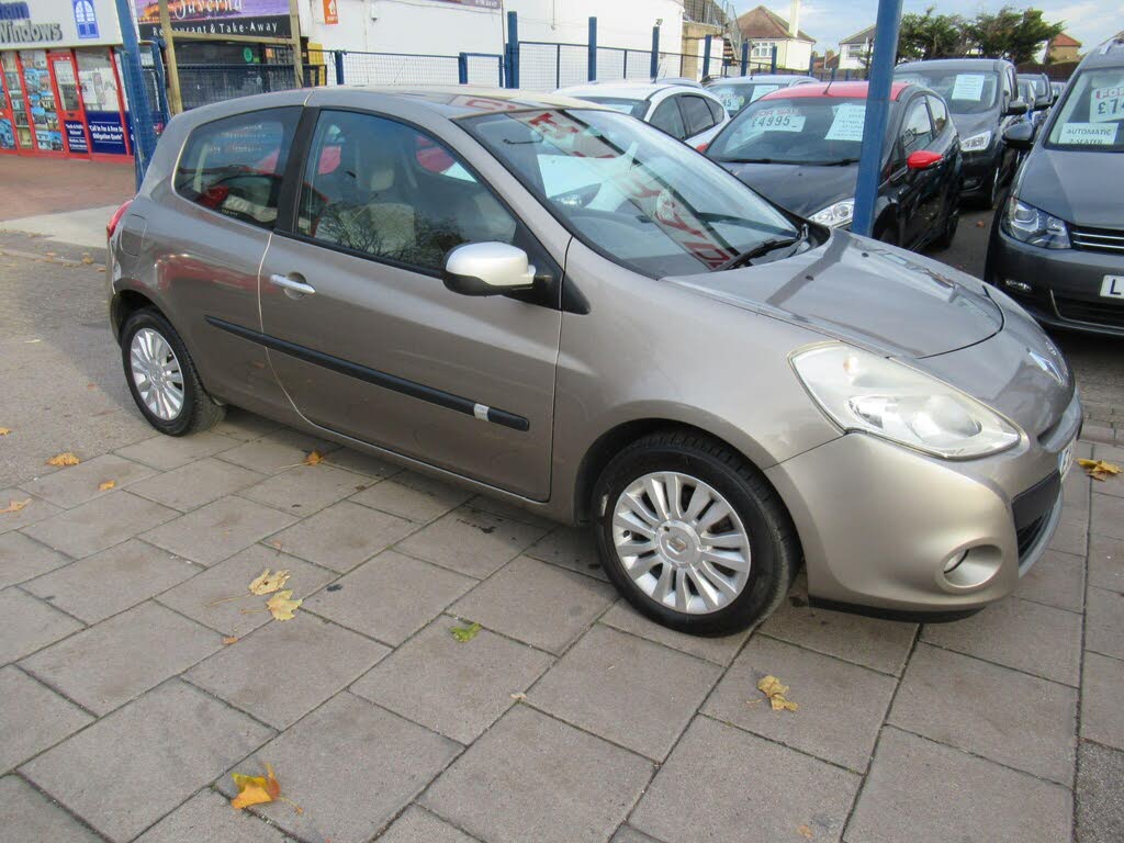 2010 Renault Clio 1.2 I - Music 16v (75bhp) Hatchback 3d