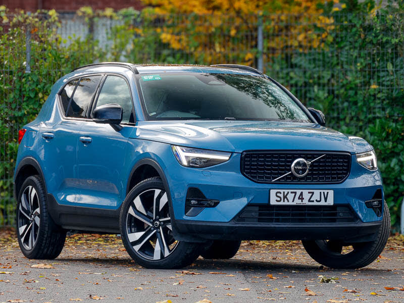 2024 Volvo XC40 2.0 B4 R-Design Pro