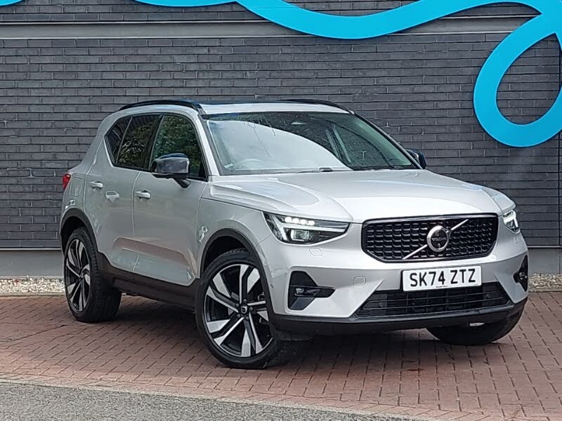 2024 Volvo XC40 2.0 B4 R-Design Pro