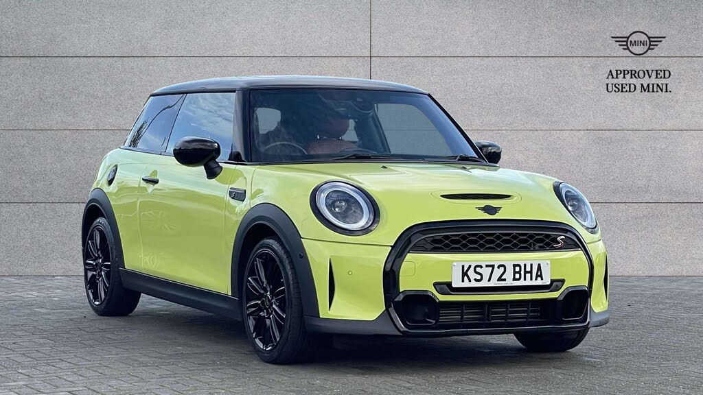 2022 MINI Mini 2.0 Cooper S Exclusive (Premium) Hatchback 3d Auto