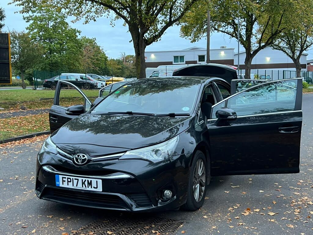 2017 Toyota Avensis 1.6D-4D Business Edition Saloon 4d