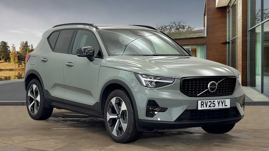 2025 Volvo XC40 2.0 B4 Plus