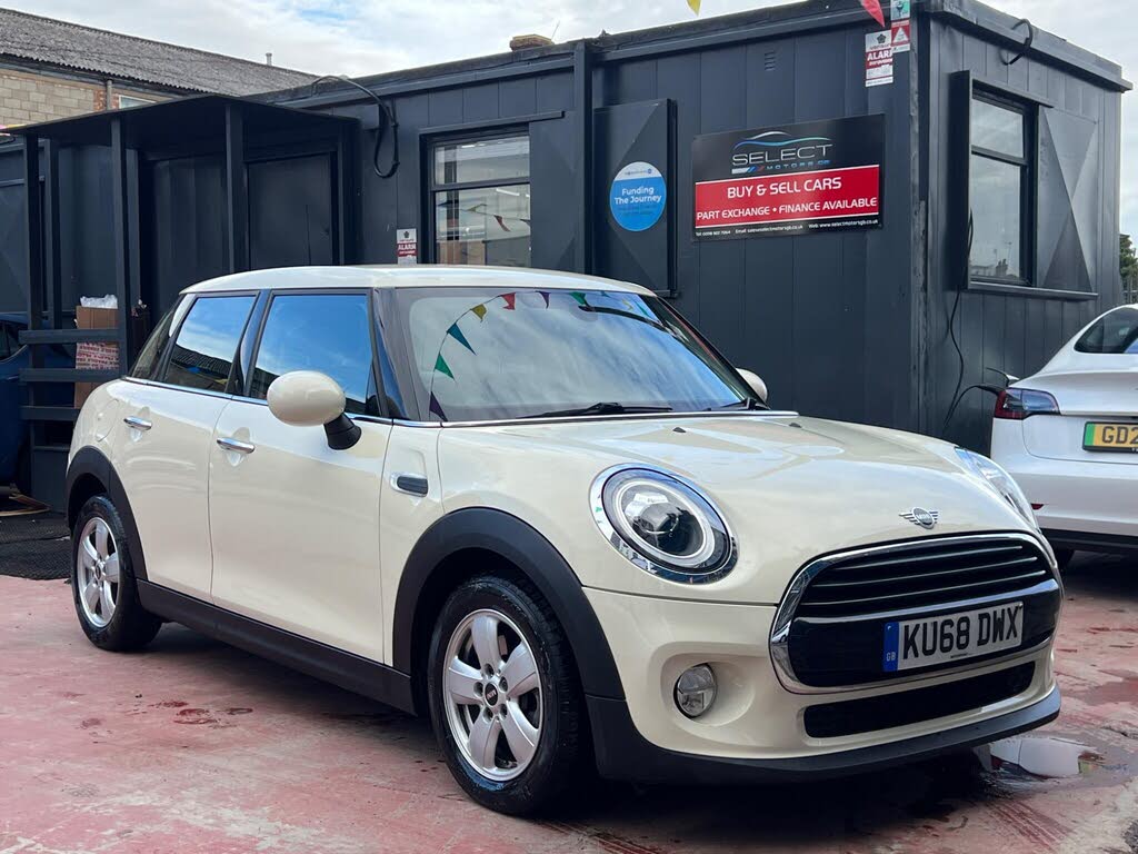 2018 MINI Mini 1.5 Cooper Series II (s/s) Hatchback 5d Auto