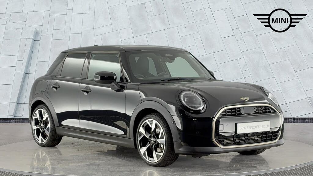 2025 MINI Mini 1.5 Cooper C Exclusive 5d