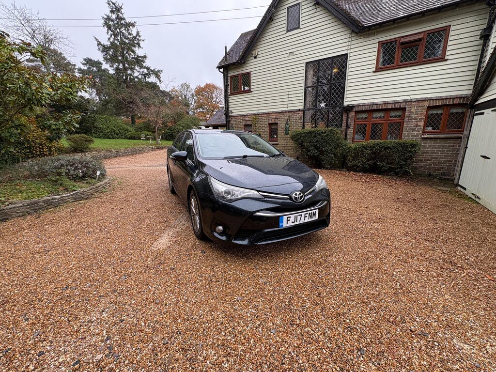 2017 Toyota Avensis 1.6D-4D Business Edition Touring Sports 5d