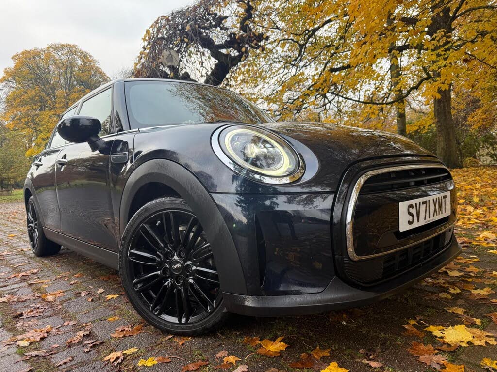 2021 MINI Mini 1.5 Cooper Exclusive Hatchback 5d