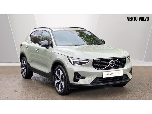 2025 Volvo XC40 2.0 B3 Plus Pro