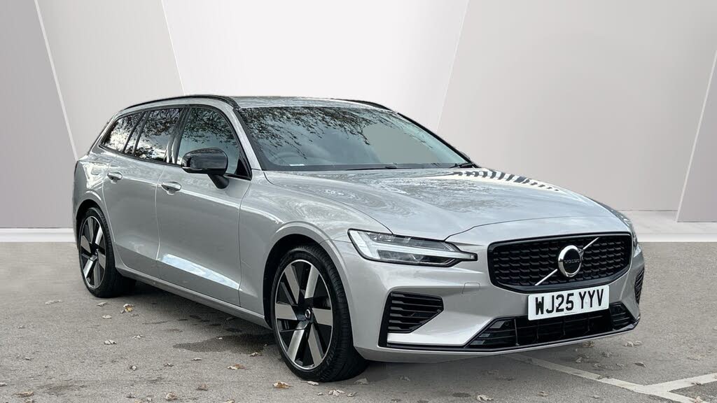 2025 Volvo V60 2.0 T6 Plus (Dark Station Wagon