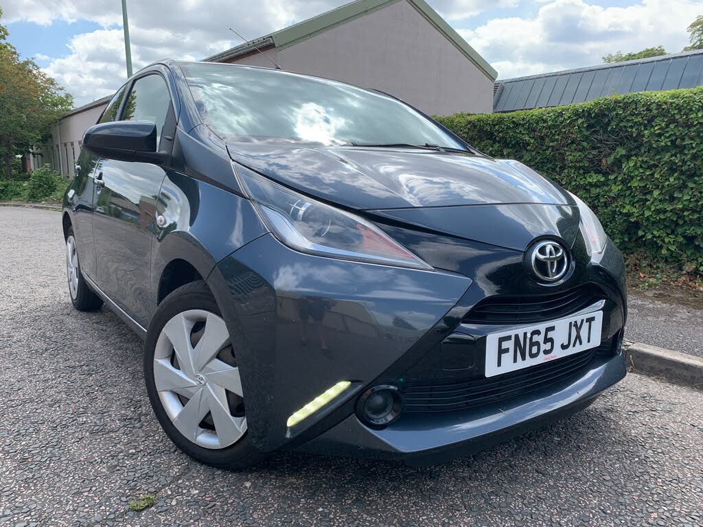 2015 Toyota AYGO 1.0 VVT-i x-play 5d