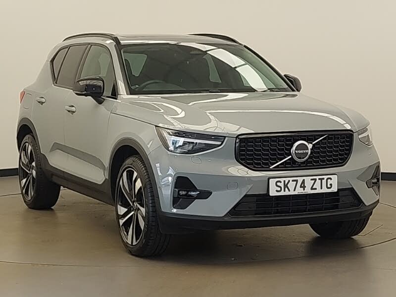 2024 Volvo XC40 2.0 B4 R-Design Pro