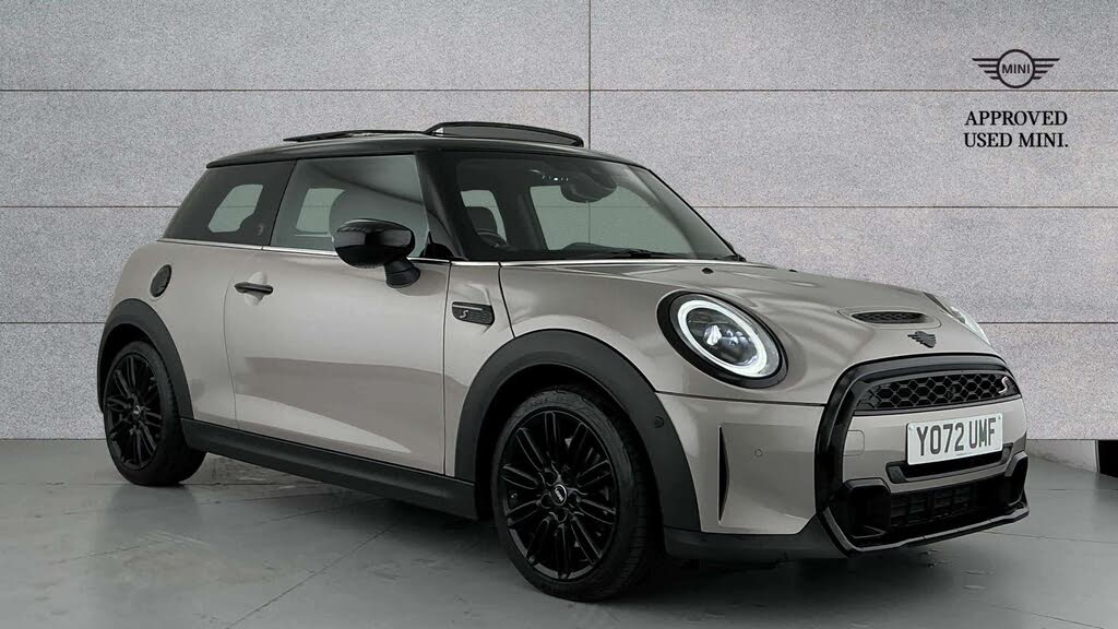 2022 MINI Mini 2.0 Cooper S Exclusive (Premium) Hatchback 3d Auto