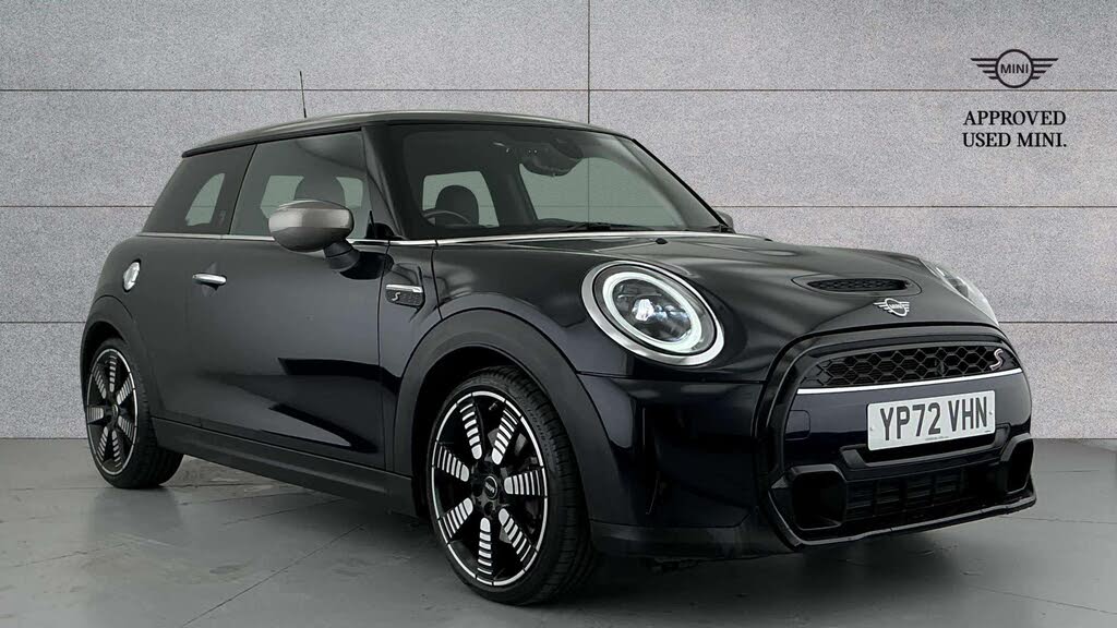 2022 MINI Mini 2.0 Cooper S Exclusive (Premium) Hatchback 3d Auto