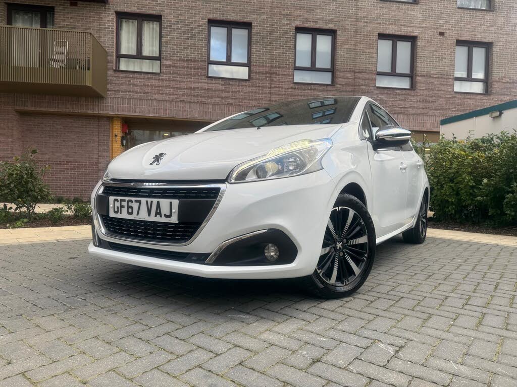 2017 Peugeot 208 1.2 PureTech Allure Premium (s/s)