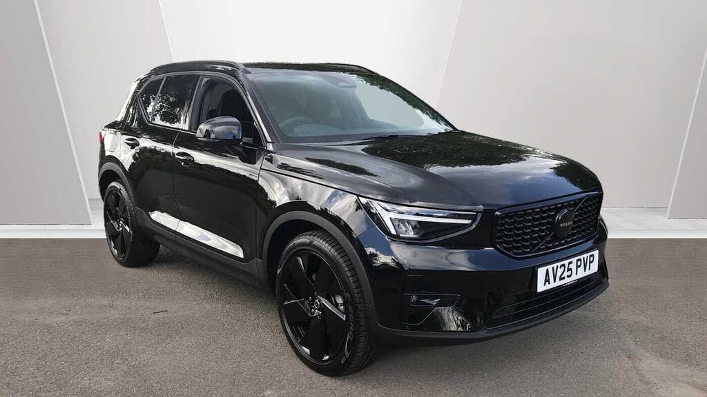 2025 Volvo XC40 2.0 B4 Plus Pro Black Edition