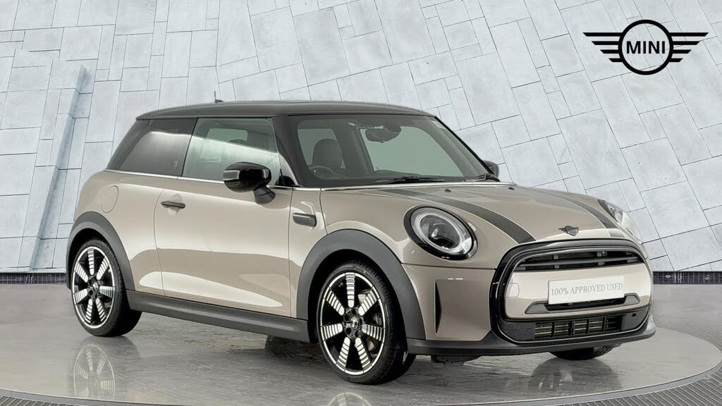2021 MINI Mini 1.5 Cooper Exclusive Hatchback 3d
