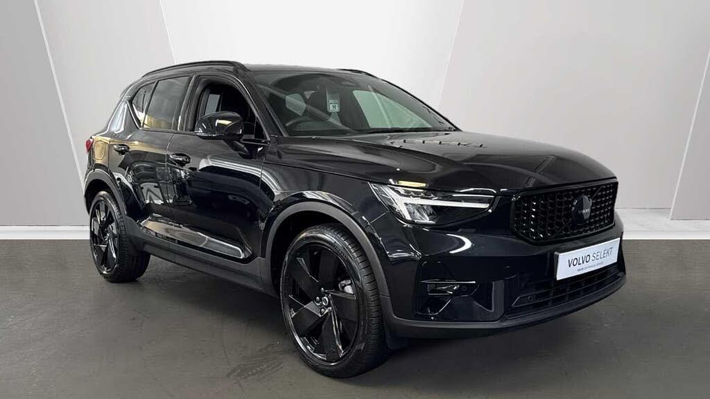 2025 Volvo XC40 2.0 B4 Plus Pro Black Edition