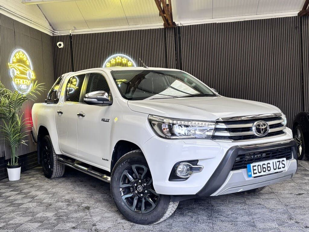 2016 Toyota Hi-Lux 2.4D Invincible auto
