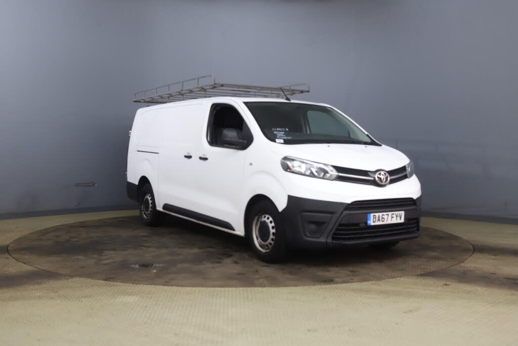 2017 Toyota PROACE 2.0D Base Medium