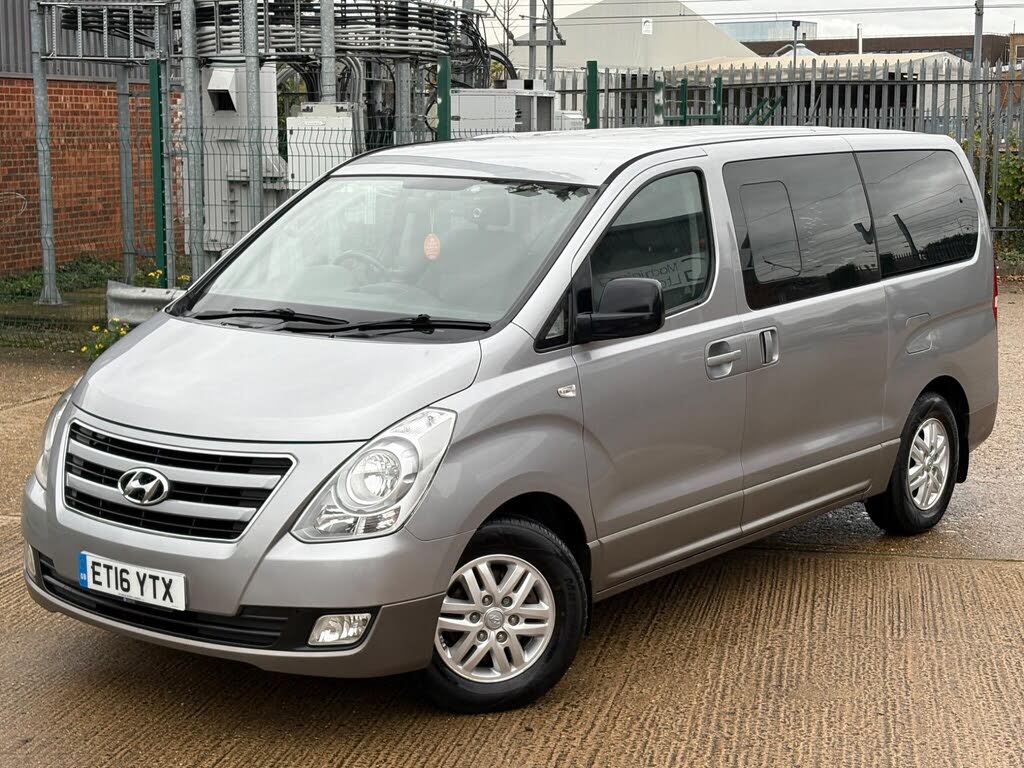 2016 Hyundai i800 2.5CRDi SE (168bhp) Auto