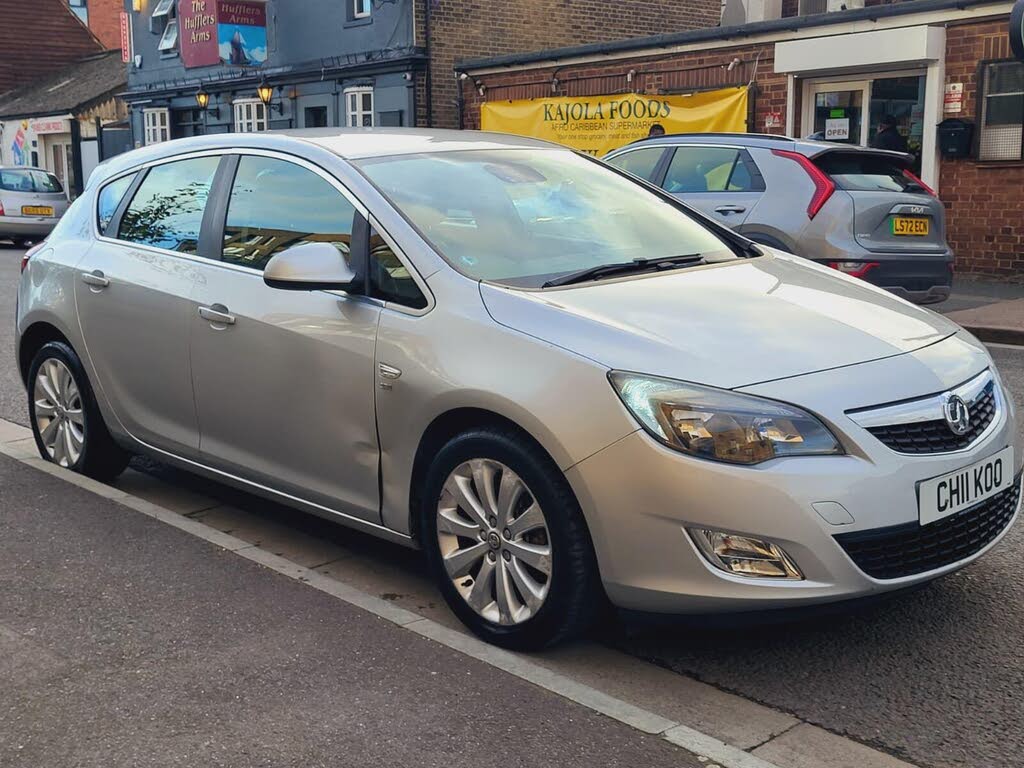 2011 Vauxhall Astra 1.6 SE 16v VVT (115ps) Hatchback auto