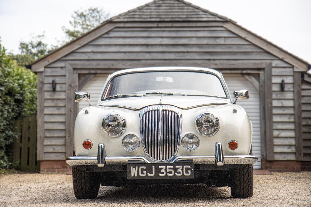 1968 Daimler 250 V8