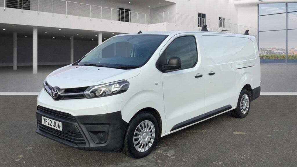 2022 Toyota PROACE 2.0D Icon Medium (Premium Pack) Panel