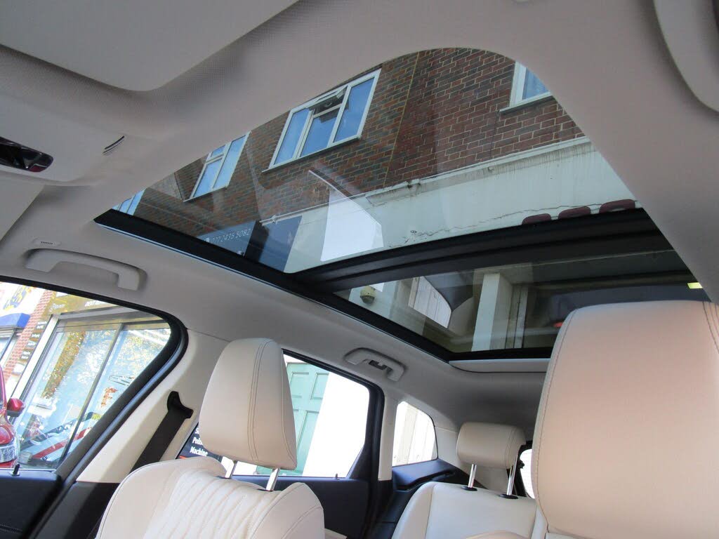 2022 BMW 2 Series 1.5 220i Luxury