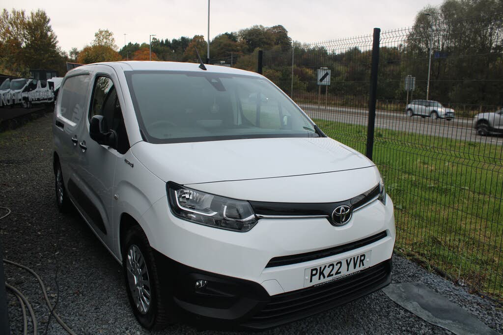 2022 Toyota ProAce City E Icon