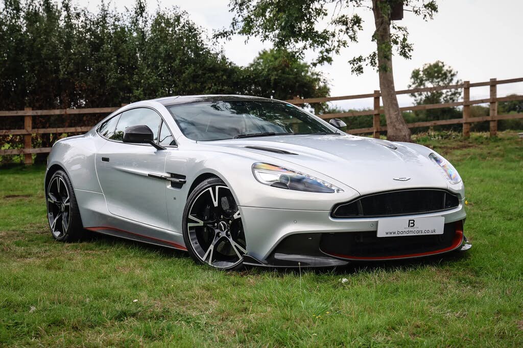 2017 Aston Martin Vanquish 5.9 (568bhp)