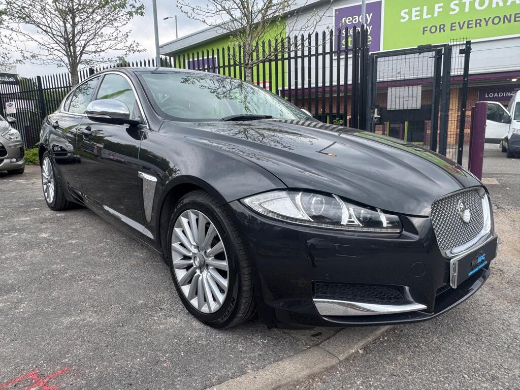 2015 Jaguar XF 2.2TD Luxury (200ps) Saloon 4d