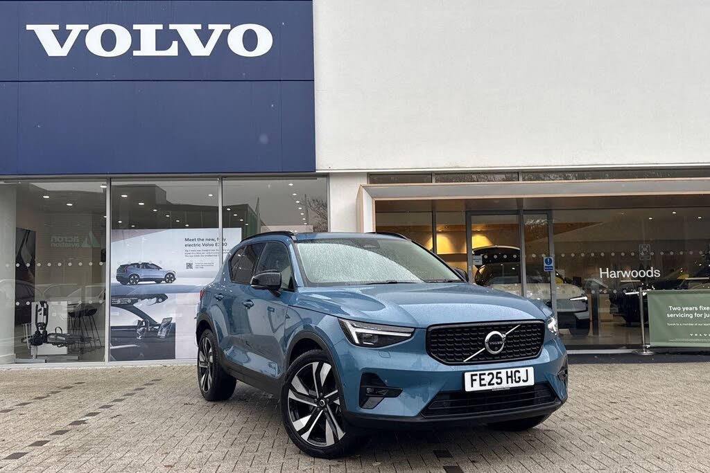 2025 Volvo XC40 2.0 B4 Ultra (Bright