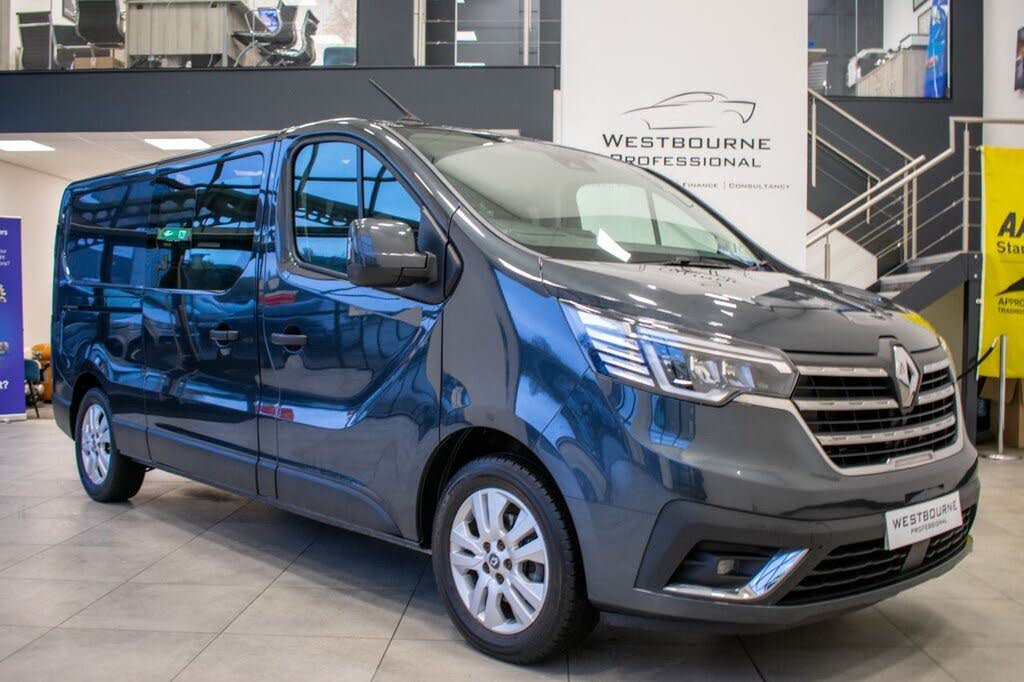 2023 Renault Trafic Passenger 2.0 Blue dCi LL30 150 Sport