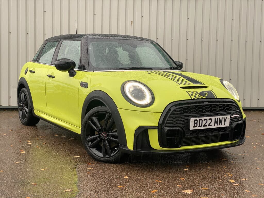 2022 MINI Mini 2.0 Cooper S Sport (Premium Plus) Hatchback 5d Auto
